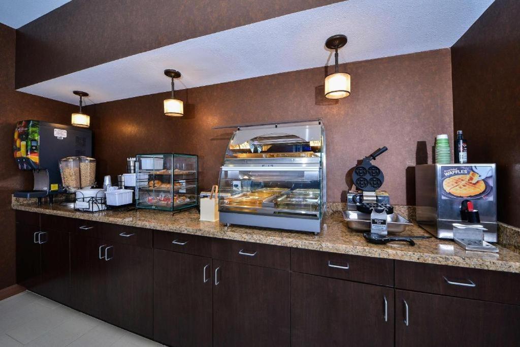 Americas Best Value Inn & Suites Cuero Exterior foto